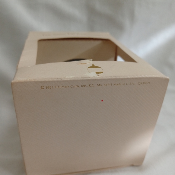 Hallmark Christmas Ornament Christmas Images Love - Picture 11 of 11